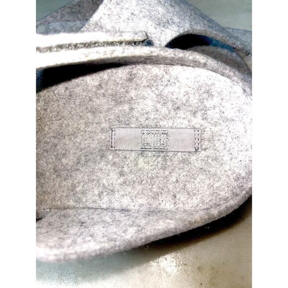 FitFlop size 8 Wobble board Gray Flannel Velcroe Closure Wedge Sandal Thong - Picture 9 of 10